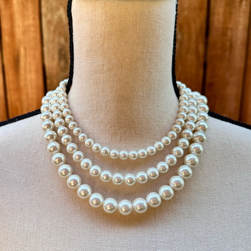 Vintage faux pearl necklace